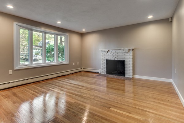 89 Beacon Street Reading, MA 01867 - Photo 3 of 13 Gallery Image 3