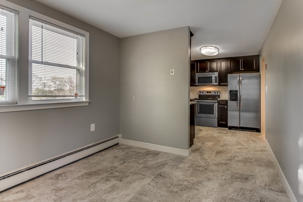 89 Beacon Street Reading, MA 01867 - Photo 7 of 13 Gallery Image 7