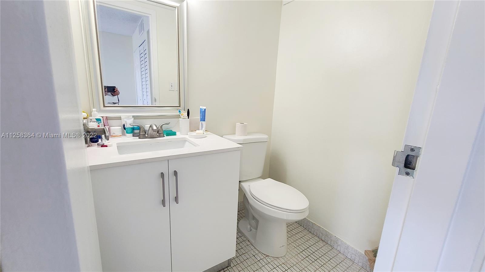 16909 North Bay Road, Unit 907 Sunny Isles Beach, FL 33160 - Photo 19 of 21