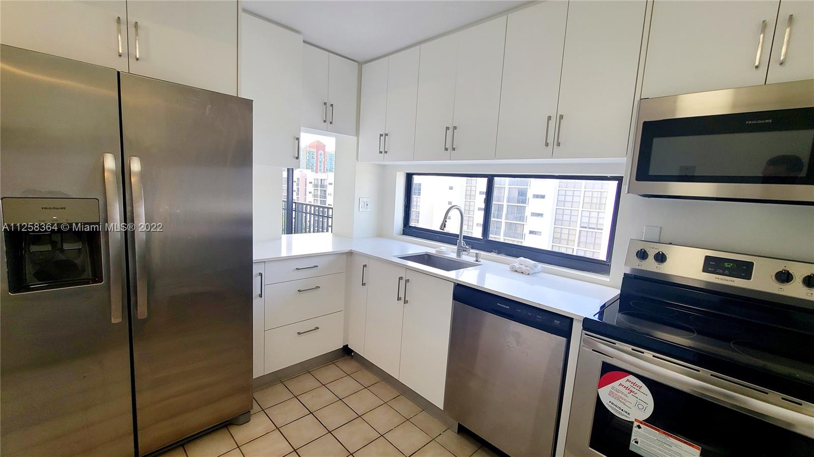 16909 North Bay Road, Unit 907 Sunny Isles Beach, FL 33160 - Photo 7 of 21