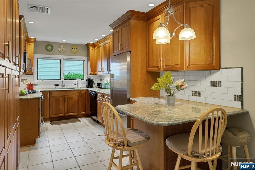 205 Haddenfield Road Clifton, NJ 07013 - Photo 12 of 29