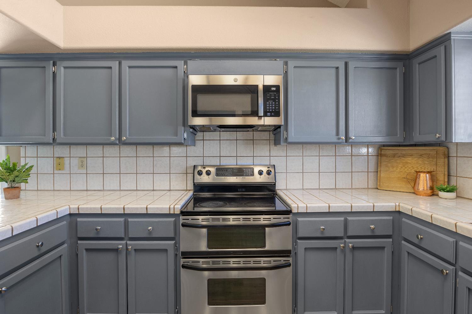 1057 Mission Ridge Drive Manteca, CA 95337 - Photo 14 of 49