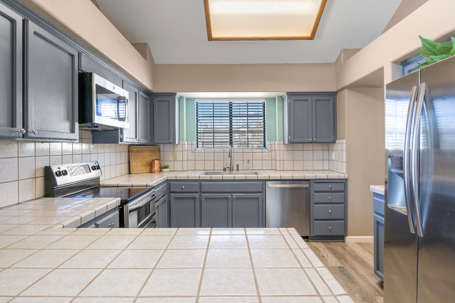 1057 Mission Ridge Drive Manteca, CA 95337 - Photo 3 of 49