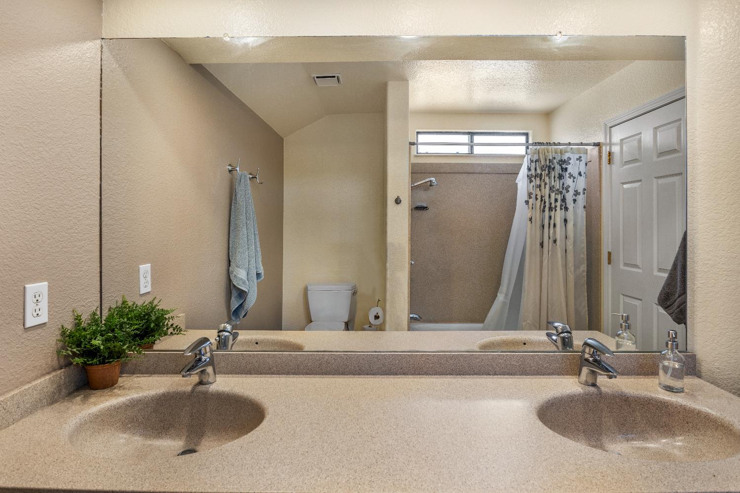 1057 Mission Ridge Drive Manteca, CA 95337 - Photo 38 of 49