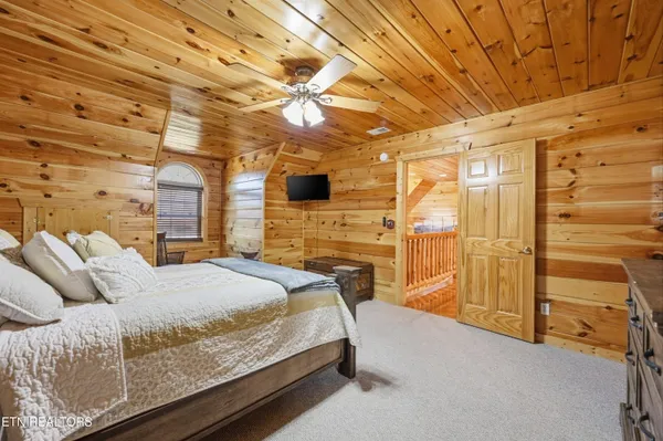 $1,160,000 | 1956 Pittman Center Road, Sevierville, TN 37876