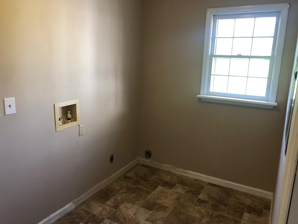 4338 Boulineau Road Blythe, GA 30805 - Photo 19 of 26 Laundry Room
