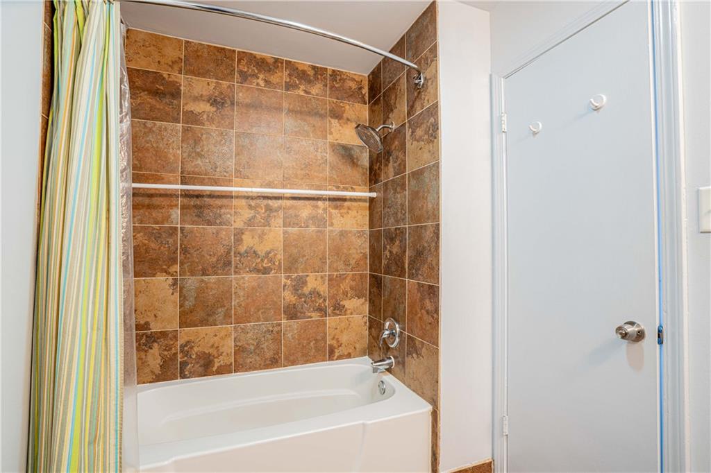 2330 Edenborn Avenue, Unit 301 Metairie, LA 70001 - Photo 18 of 27