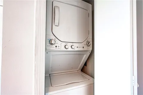 $89,500 | 2330 Edenborn Avenue, Unit 301, Metairie, LA 70001