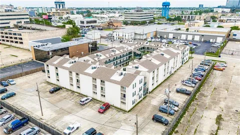 $89,500 | 2330 Edenborn Avenue, Unit 301, Metairie, LA 70001