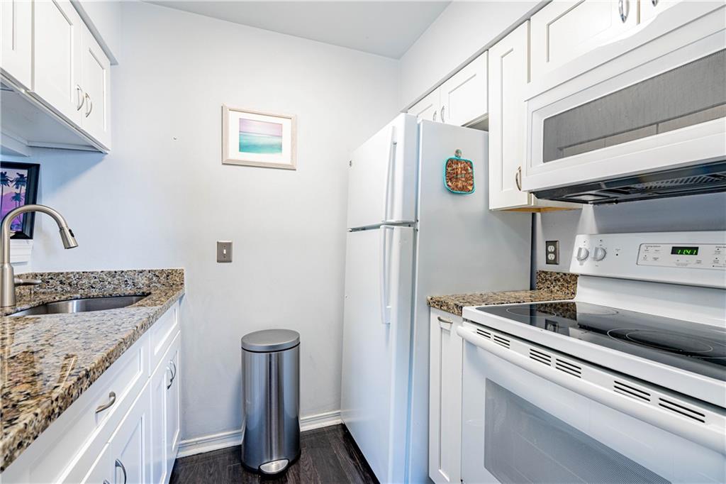 2330 Edenborn Avenue, Unit 301 Metairie, LA 70001 - Photo 9 of 27