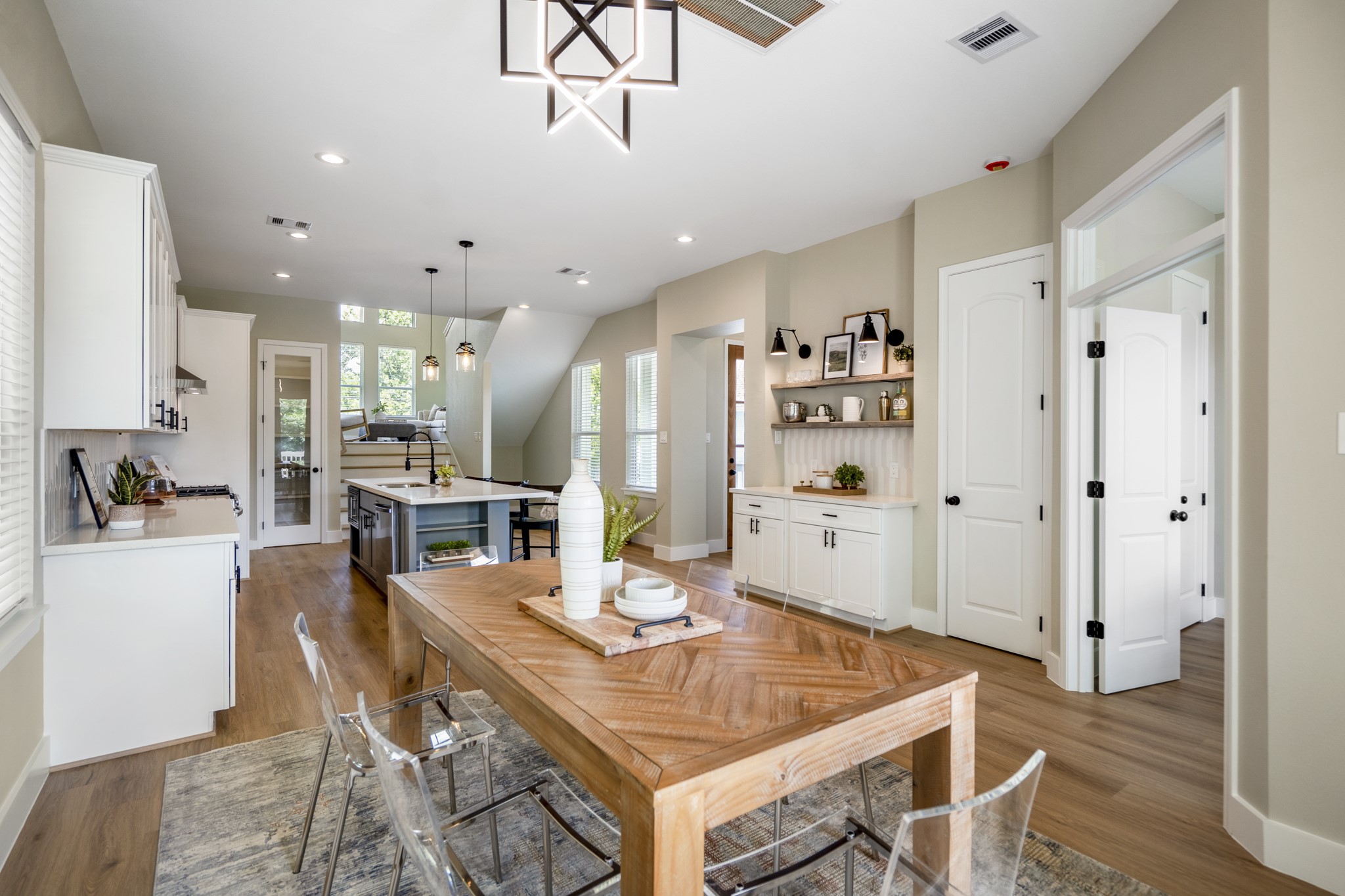 4101 East Rogers Street Houston, TX 77022 - Photo 15 of 42 a view of a dining room with furniture