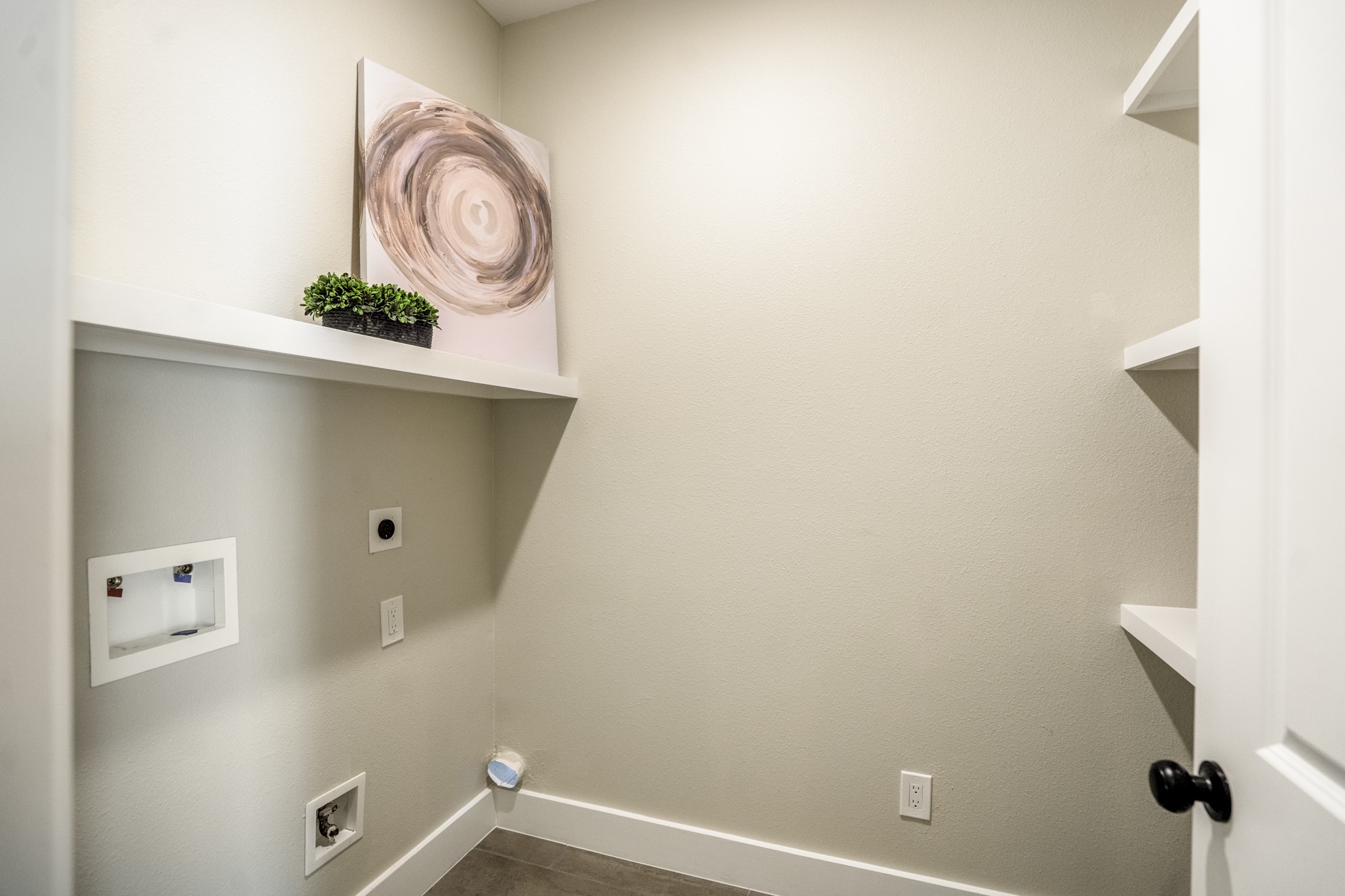 4101 East Rogers Street Houston, TX 77022 - Photo 34 of 42 a bathroom with a sink and a mirror