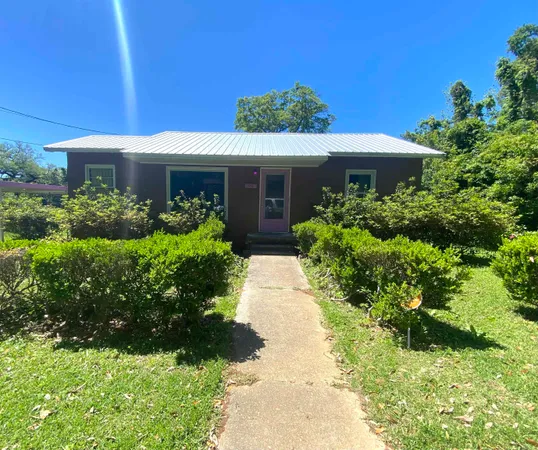 $1,295 | 1018 Central Street, Tallahassee, FL 32303