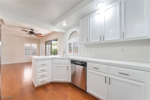 $2,500 | 36 Lovelady Court, Henderson, NV 89074