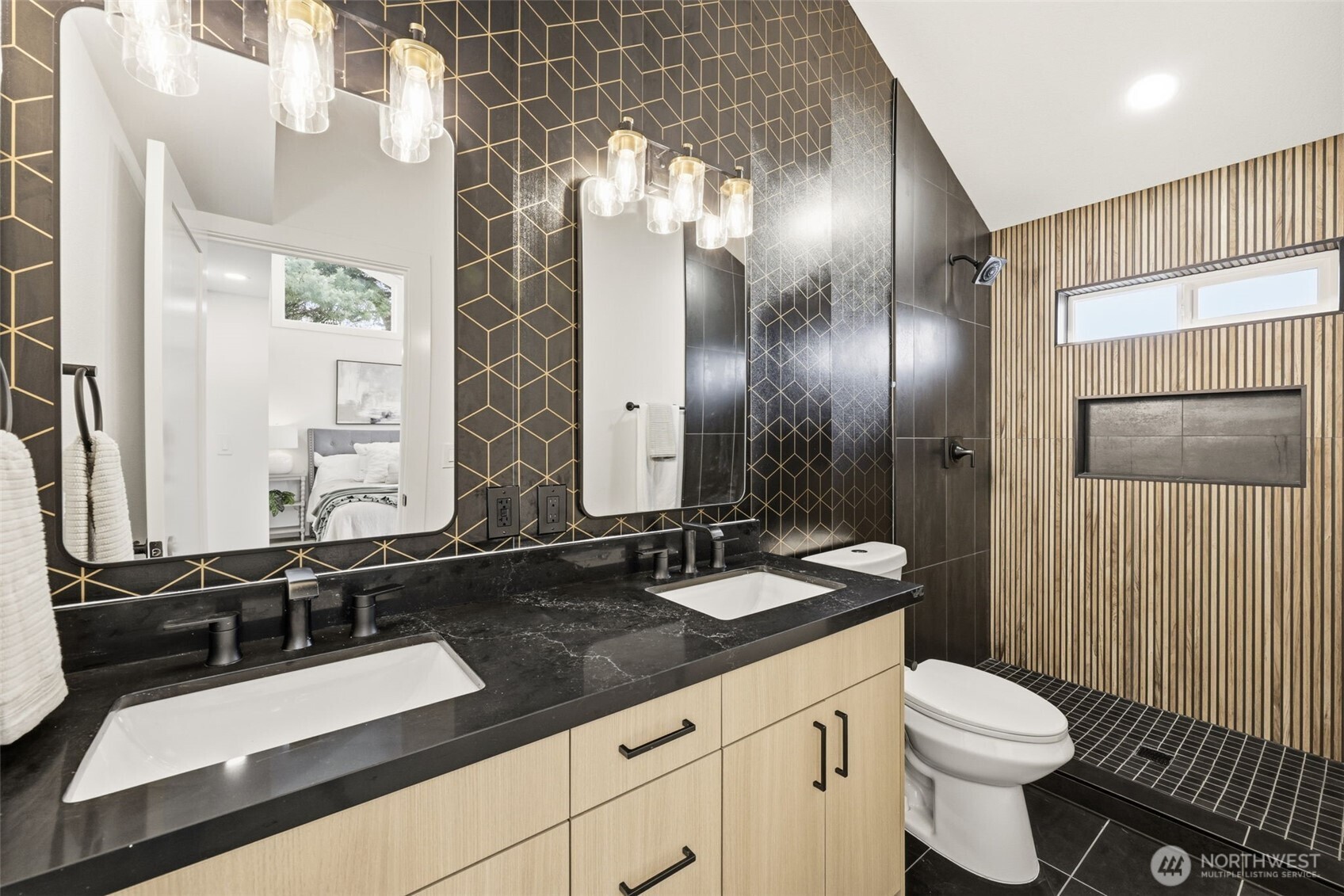 9011 36th Avenue Southwest Seattle, WA 98126 - Photo 18 of 40