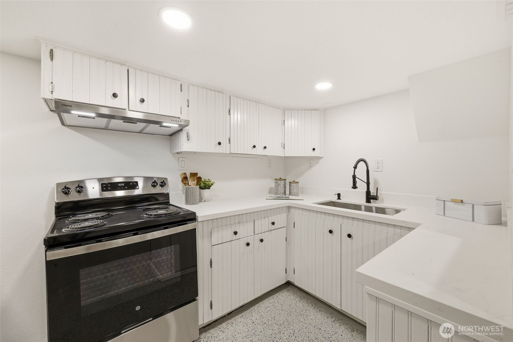 9011 36th Avenue Southwest Seattle, WA 98126 - Photo 30 of 40