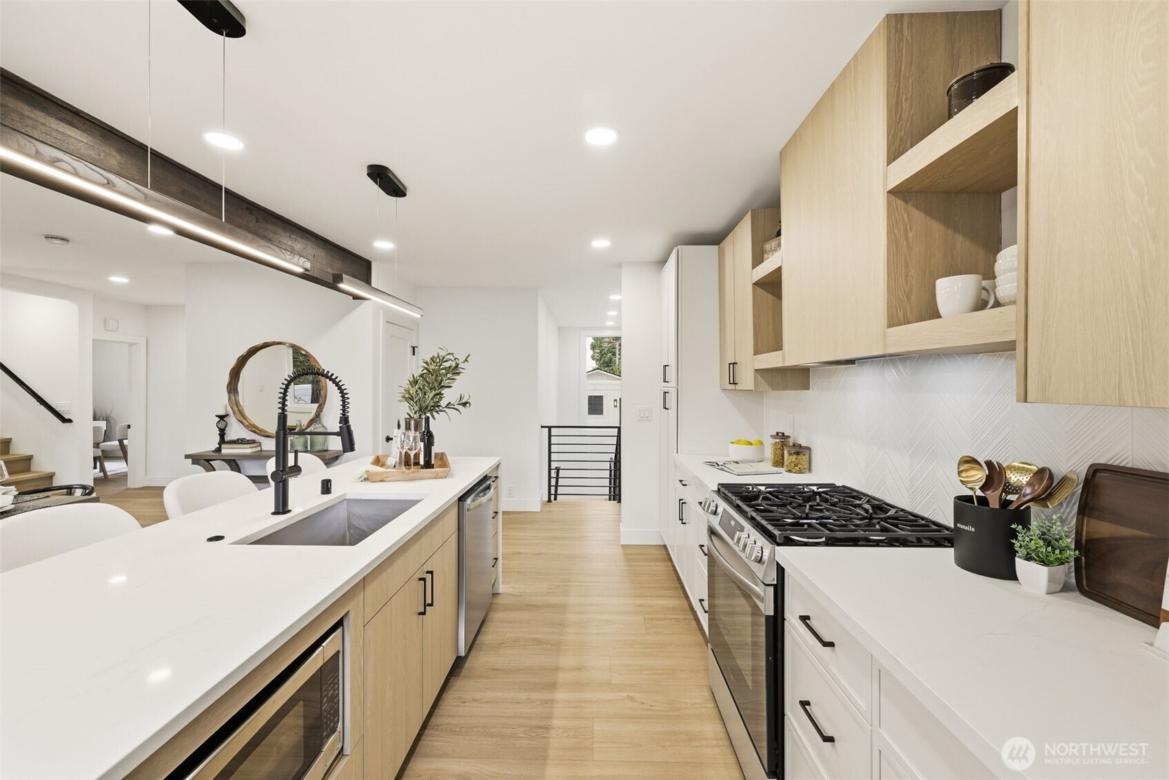 9011 36th Avenue Southwest Seattle, WA 98126 - Photo 8 of 40