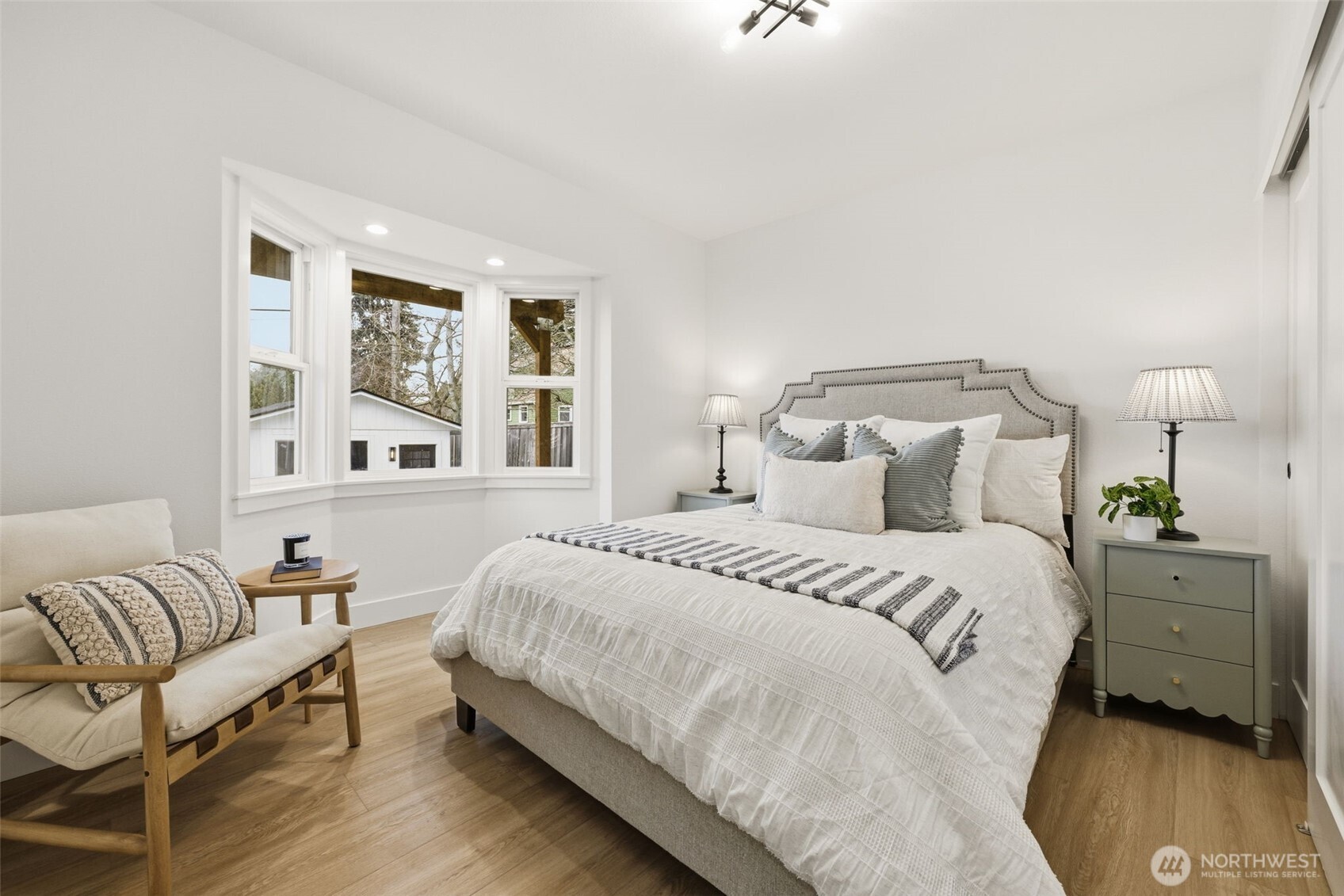 9011 36th Avenue Southwest Seattle, WA 98126 - Photo 10 of 40