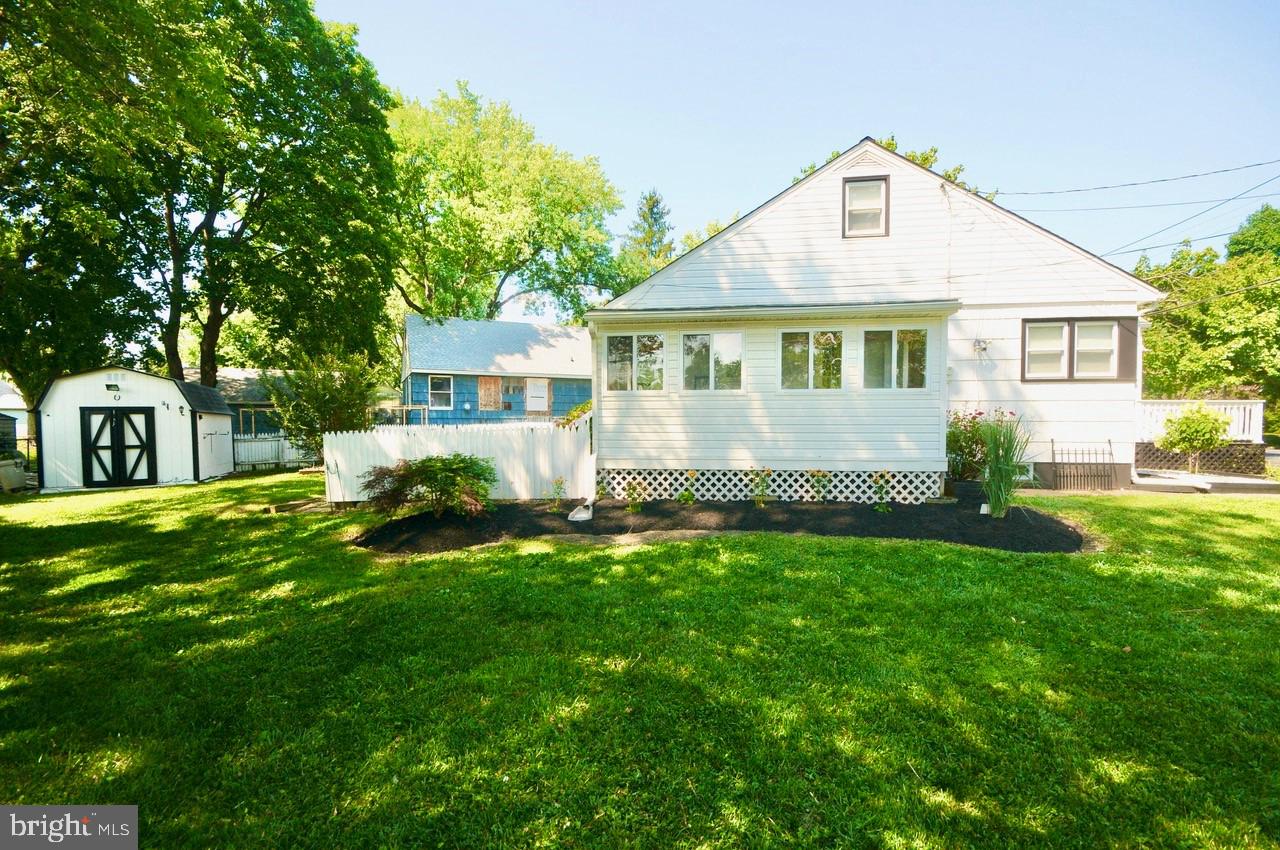45 Navajo Road Somerdale, NJ 08083 - Photo 2 of 28 Side Yard