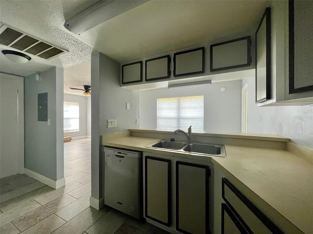 3964 Dream Oak Place, Unit 104 Tampa, FL 33613 - Photo 9 of 11