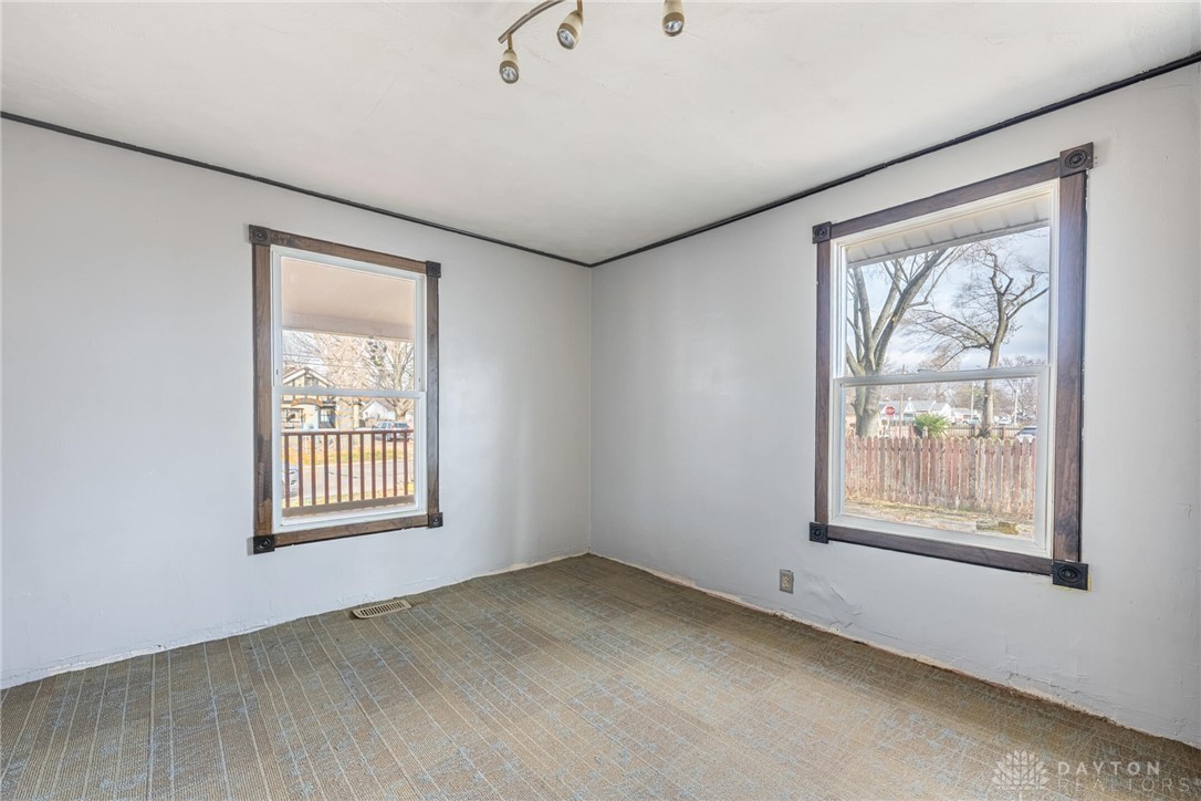 3716 Clearview Road Moraine, OH 45439 - Photo 10 of 22