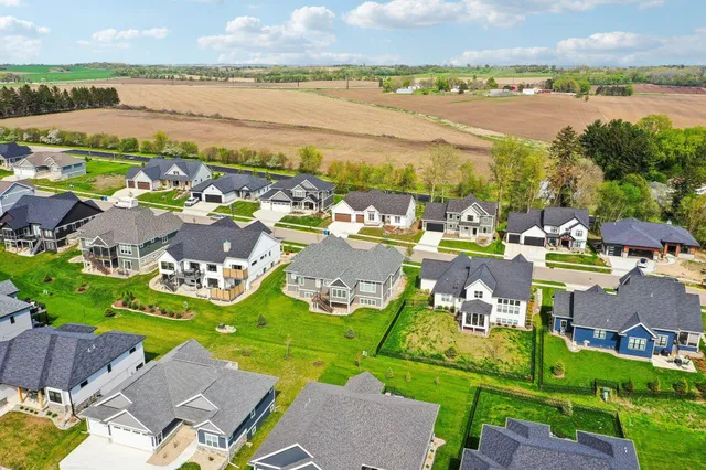 $1,049,000 | 1113 Reese Trail, Waunakee, WI 53597