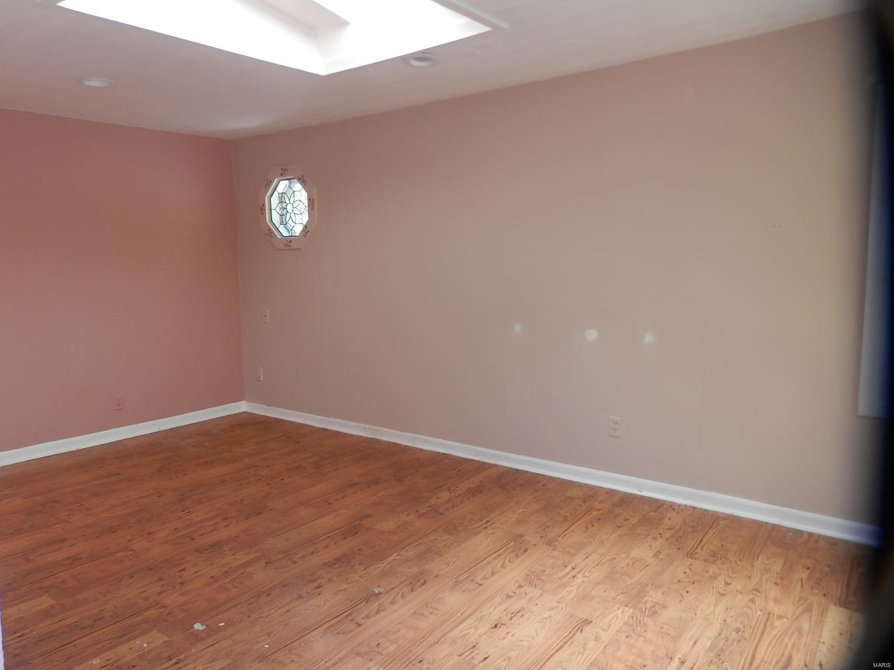 635 Castlewood Road Ballwin, MO 63021 - Photo 3 of 14 Gallery Image 3