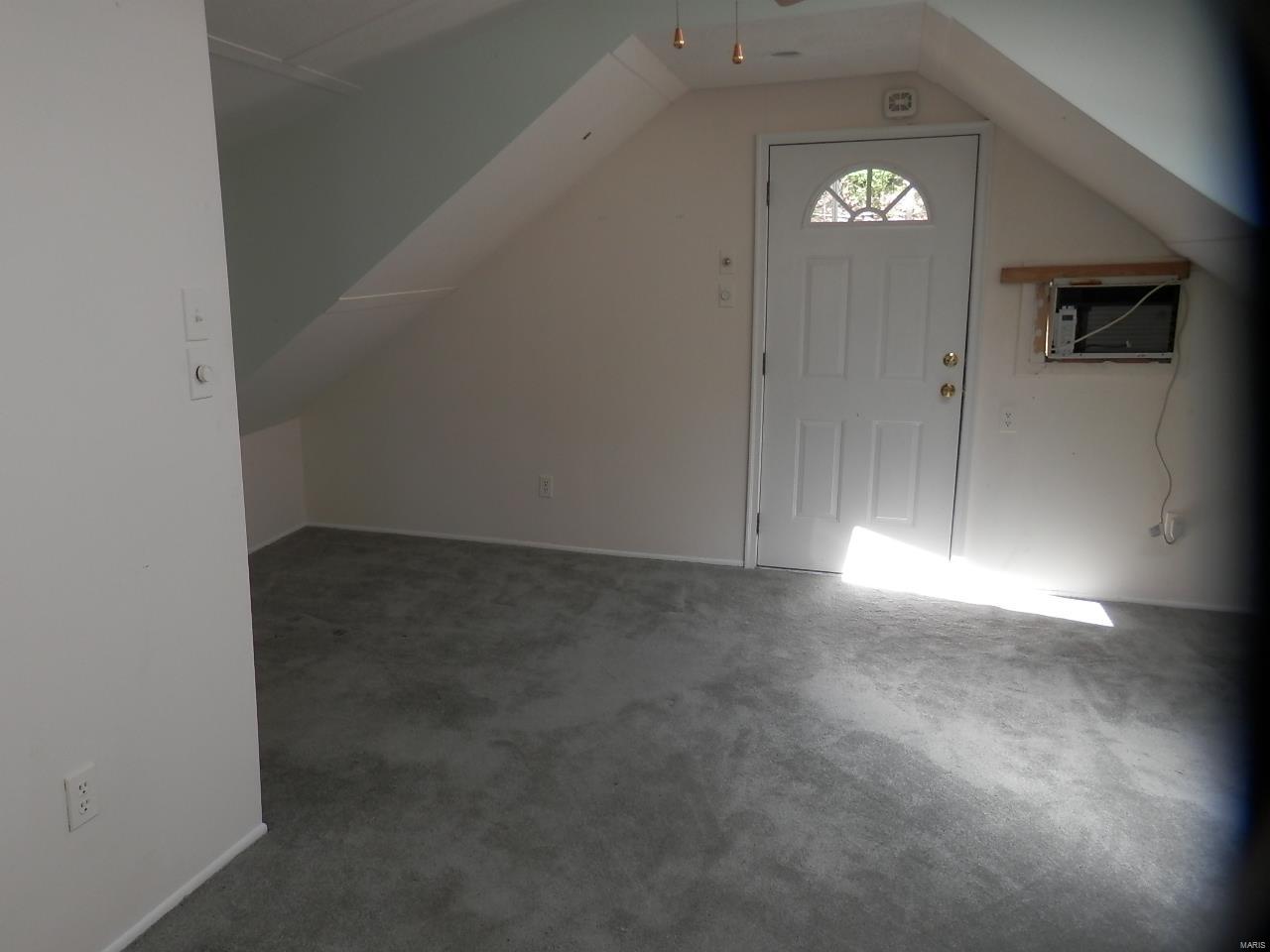 635 Castlewood Road Ballwin, MO 63021 - Photo 8 of 14 Gallery Image 8