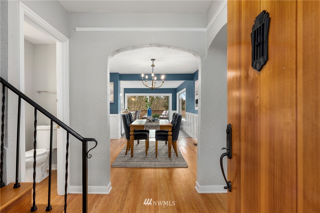 3223 East Mercer Street Seattle, WA 98112 - Photo 2 of 28