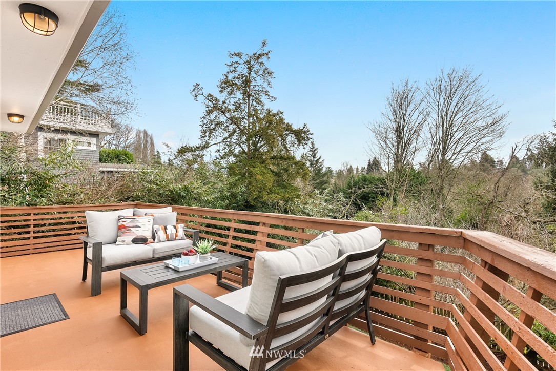 3223 East Mercer Street Seattle, WA 98112 - Photo 12 of 28