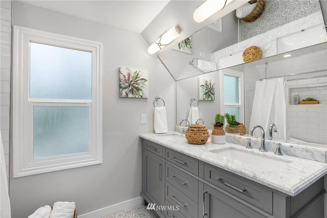 3223 East Mercer Street Seattle, WA 98112 - Photo 21 of 28