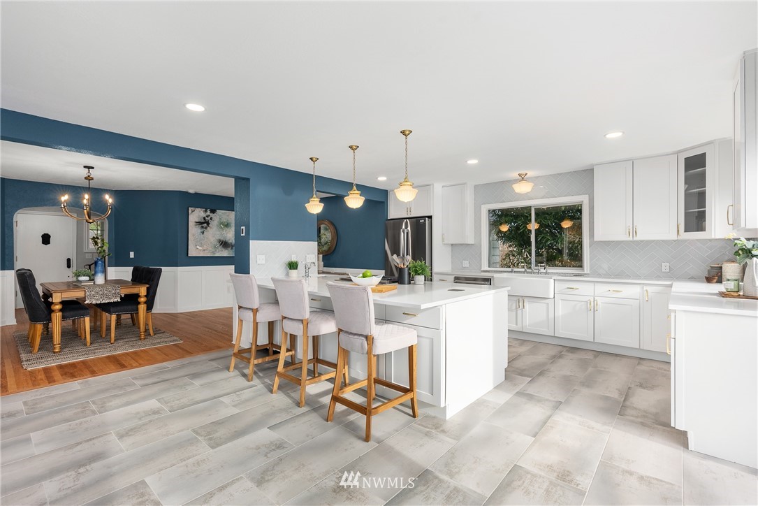 3223 East Mercer Street Seattle, WA 98112 - Photo 7 of 28