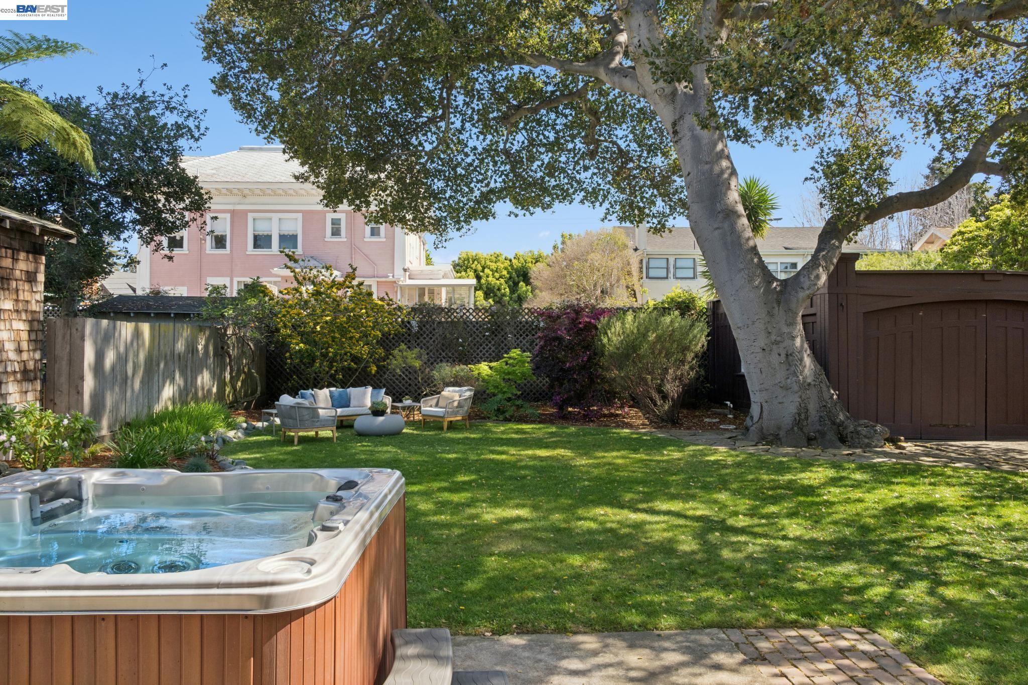1122 Bay Street Alameda, CA 94501 - Photo 33 of 60 a view of a house with a yard
