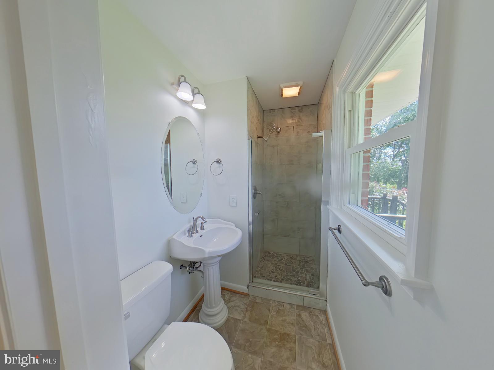 5069 Middle Road Winchester, VA 22602 - Photo 6 of 12 Gallery Image 6