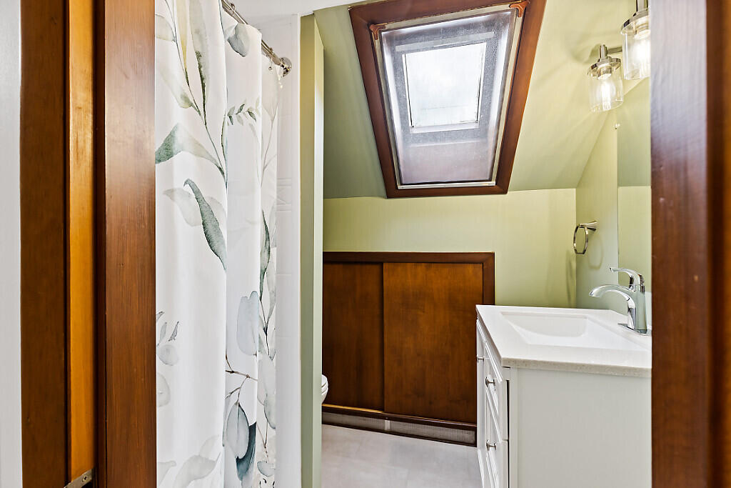 7 Collette Street Waterville, ME 04901 - Photo 29 of 54 Upstair bathroom