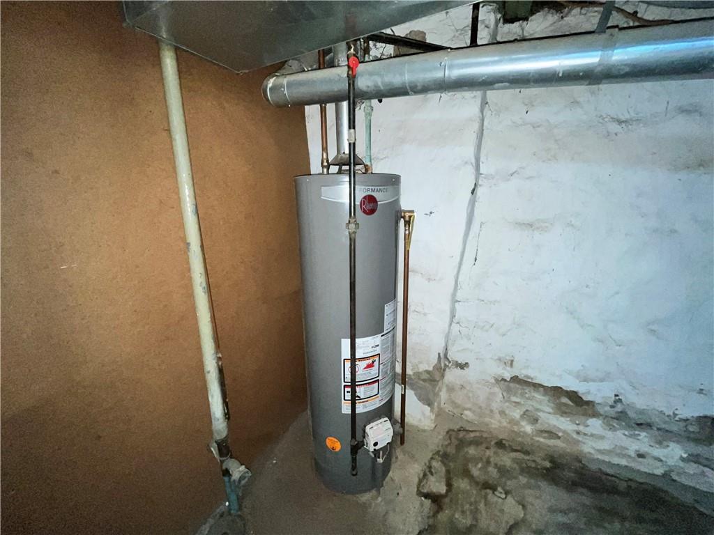 5154-5158 Natrona Way Pittsburgh, PA 15201 - Photo 30 of 46 a bathroom with a shower