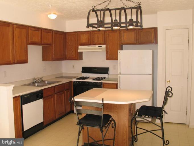 229 Point To Point Square Bel Air, MD 21015 - Photo 6 of 30 Kitchen #2