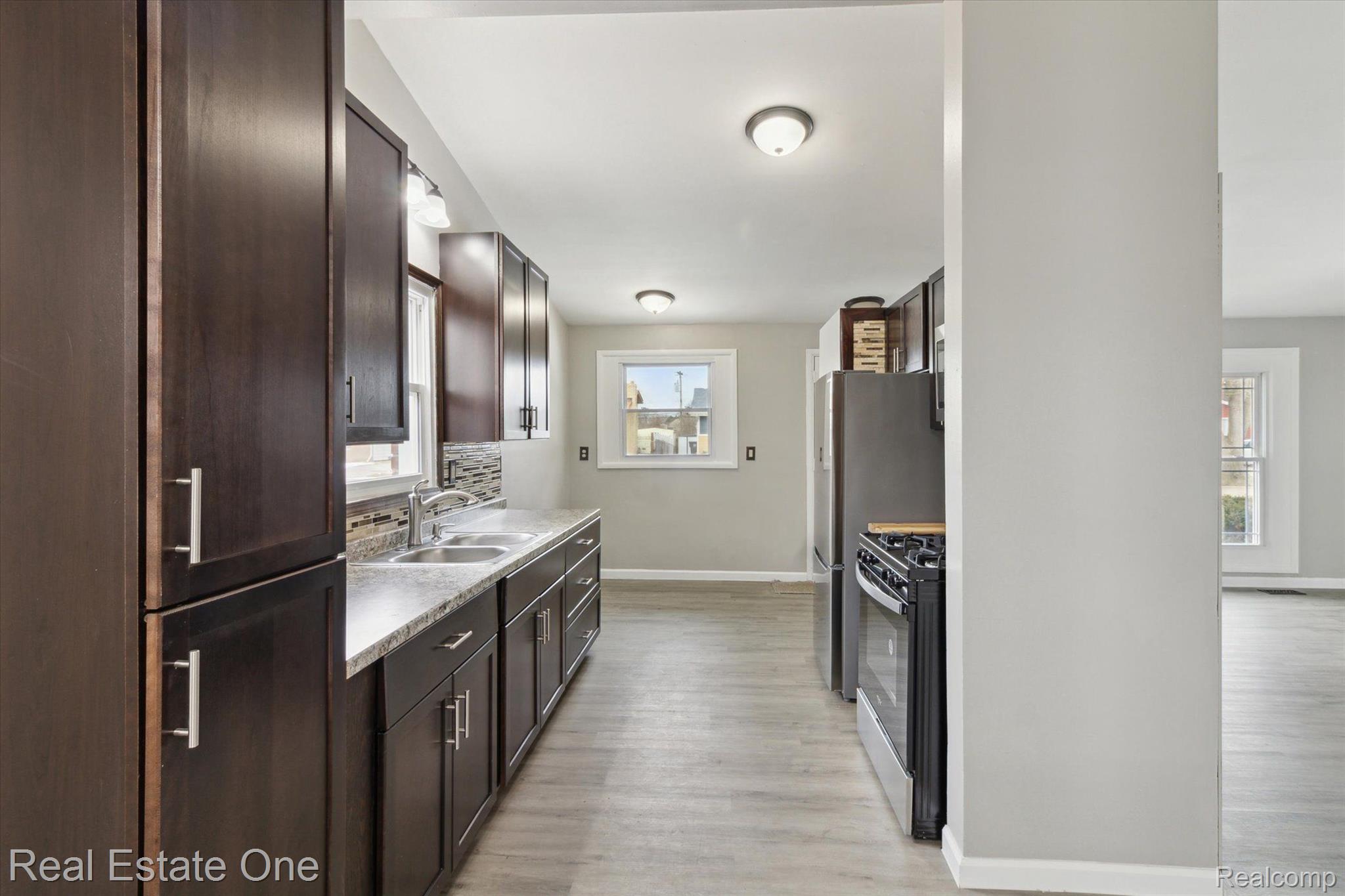 29207 York Street Inkster, MI 48141 - Photo 45 of 57 Gallery Image 45
