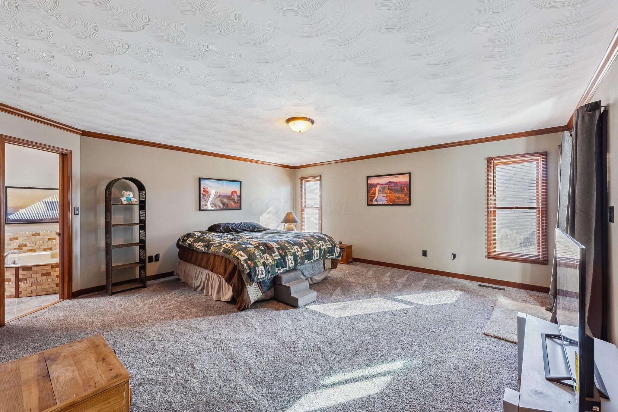 588 Country Club Road Columbus, OH 43213 - Photo 24 of 48 Primary Bedroom 1