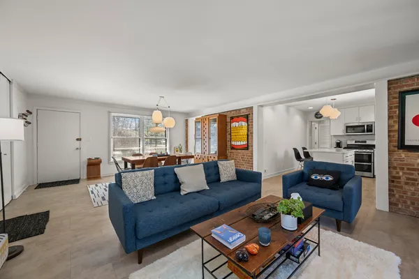 $645,000 | 11590 Elmwood Place, Deerfield, IL 60015