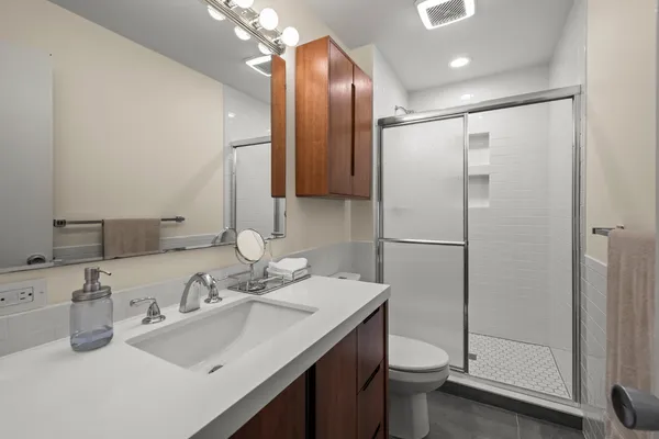 $645,000 | 11590 Elmwood Place, Deerfield, IL 60015