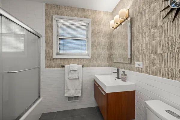 $645,000 | 11590 Elmwood Place, Deerfield, IL 60015