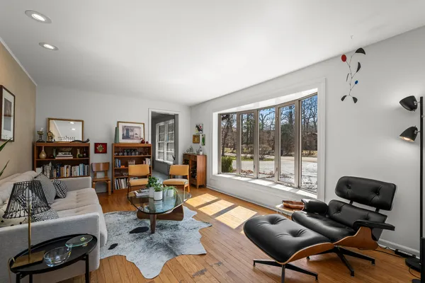 $645,000 | 11590 Elmwood Place, Deerfield, IL 60015