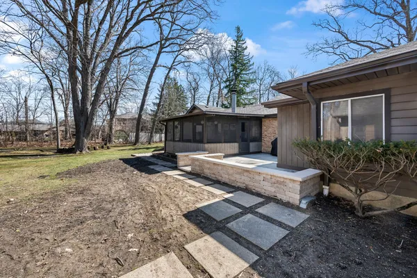 $645,000 | 11590 Elmwood Place, Deerfield, IL 60015