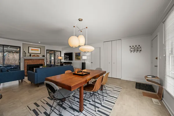 $645,000 | 11590 Elmwood Place, Deerfield, IL 60015