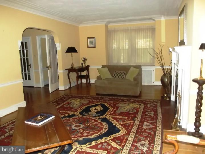 735 Vernon Road Philadelphia, PA 19119 - Photo 18 of 23 Living Room