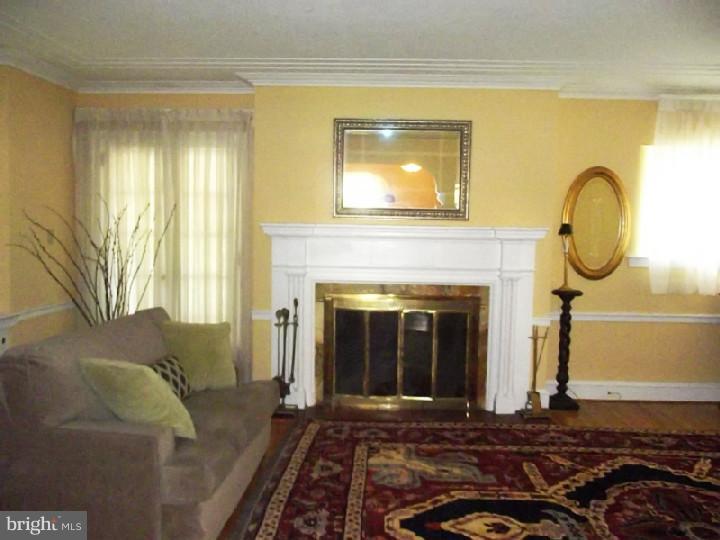 735 Vernon Road Philadelphia, PA 19119 - Photo 9 of 23 Living Room
