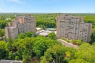$702,000 | 250 Hammond Pond Parkway, Unit 1207S, Newton, MA 02467