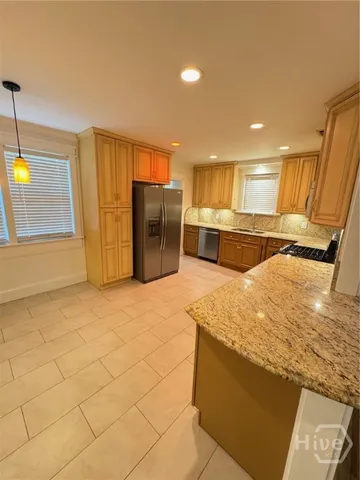 $1,950 | 502 East 66th Street, Savannah, GA 31405