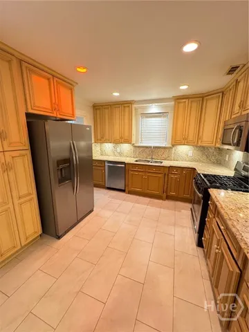 $1,950 | 502 East 66th Street, Savannah, GA 31405